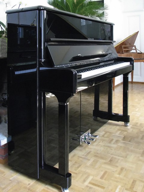 Piano Steinberg P125E